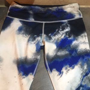 Lululemon crops size 8